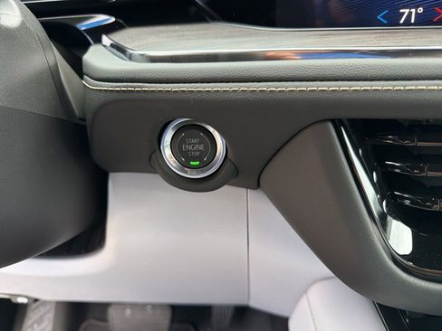 New 2025 Chevrolet Suburban Premier AWD/4WD image 33