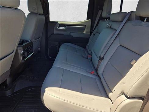 Used 2025 GMC Sierra 1500 SLT image 19