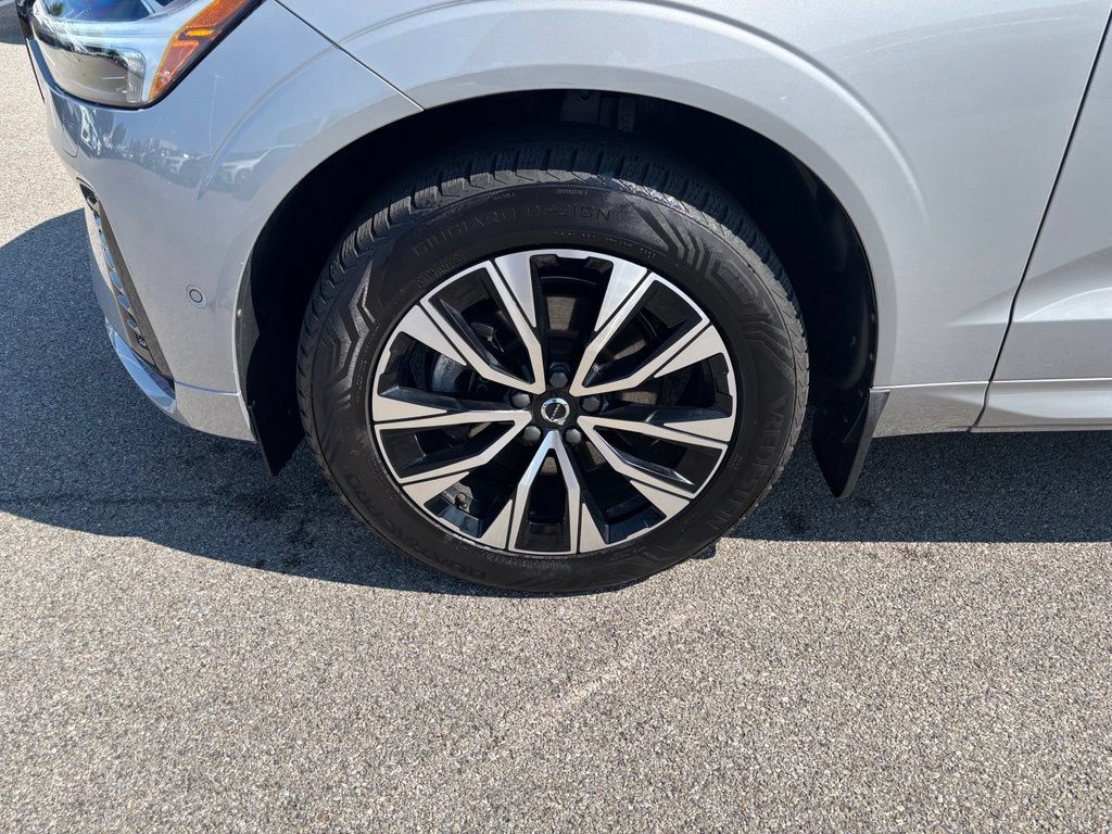 Certified 2024 Volvo XC60 B5 Plus w/ Climate Package AWD/4WD image 31