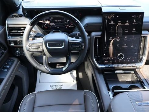 New 2026 GMC Yukon Denali Ultimate w/ LPO, Floor Liner Package AWD/4WD image 6