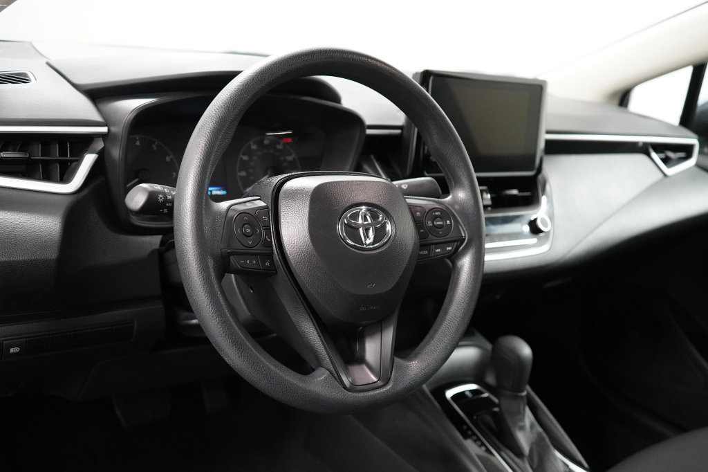 Used 2025 Toyota Corolla LE FWD image 11
