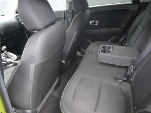 Used 2015 Kia Soul + image 17
