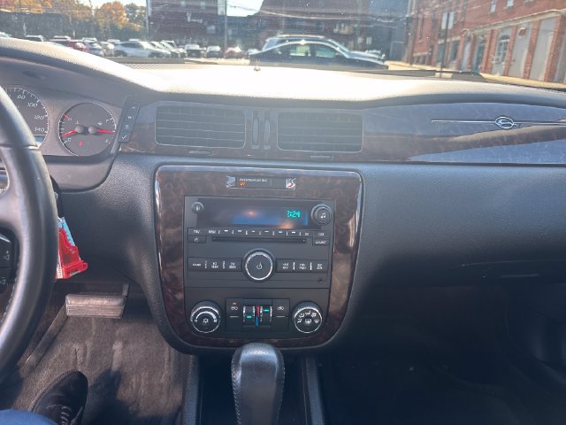 Used 2014 Chevrolet Impala LT w/ LT Sunroof Package FWD image 15