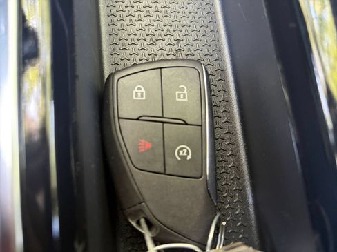 Used 2025 Chevrolet Equinox LT FWD image 17