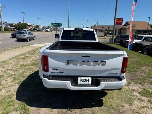 New 2026 RAM 3500 Laramie AWD/4WD image 5