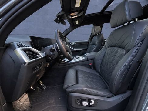 Used 2025 BMW X7 xDrive40i w/ M Sport Package AWD/4WD image 9