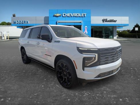 New 2026 Chevrolet Suburban High Country AWD/4WD image 3