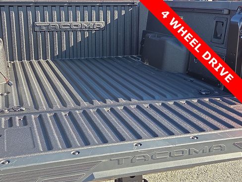 Used 2025 Toyota Tacoma TRD Sport image 9