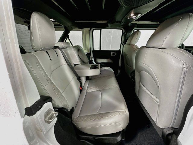 Used 2023 Jeep Wrangler Unlimited Sahara AWD/4WD image 29