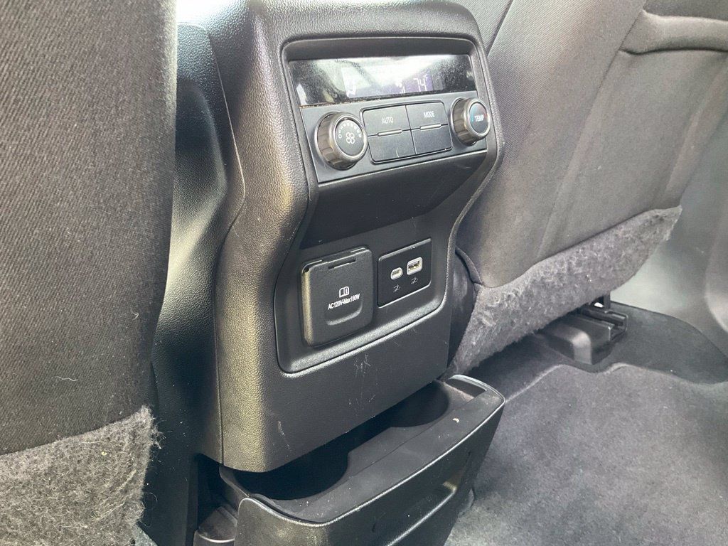 Used 2020 GMC Acadia SLE w/ Driver Convenience Package AWD/4WD image 17