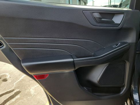 Certified 2022 Ford Escape SE w/ Cold Weather Package image 10