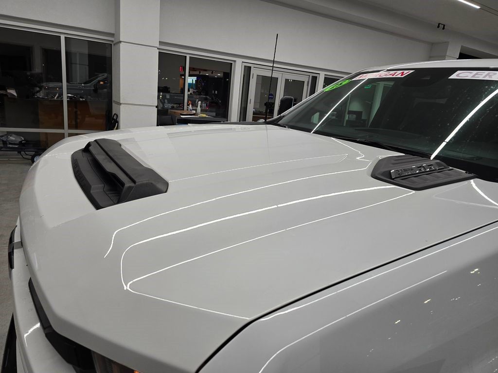 Used 2025 Chevrolet Silverado 2500 Custom w/ Custom Value Package AWD/4WD image 10