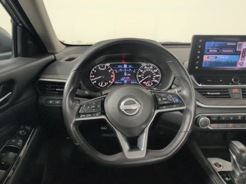 Used 2023 Nissan Altima 2.5 SV w/ SV Premium Package FWD image 16
