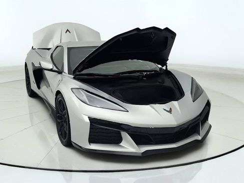Used 2026 Chevrolet Corvette Z06 w/ Stealth Interior Trim Package RWD image 9