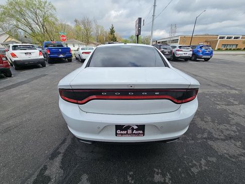 Used 2018 Dodge Charger SXT image 9
