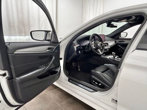 Used 2023 BMW M5 w/ Executive Package image 26