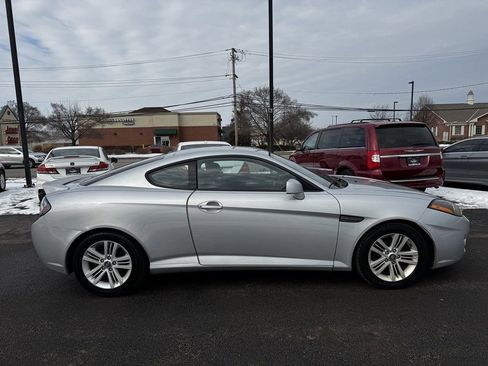 Used 2008 Hyundai Tiburon GS FWD image 4
