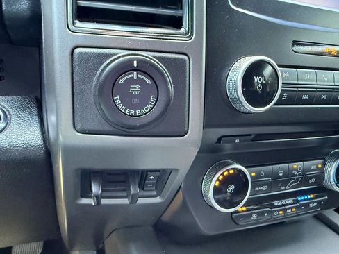 Used 2018 Ford Expedition XLT AWD/4WD image 29