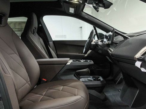 New 2026 BMW iX xDrive60 image 19