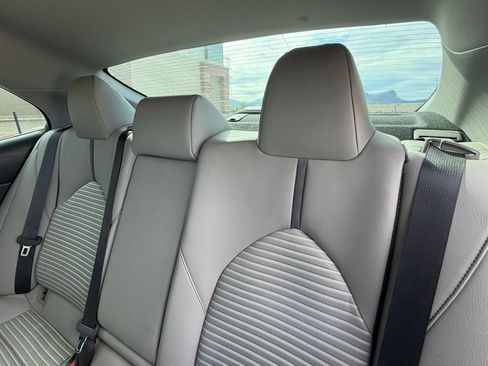 Used 2021 Toyota Camry SE image 15