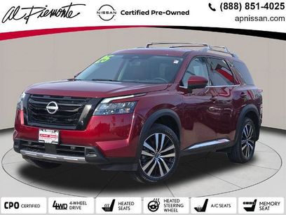 Certified 2025 Nissan Pathfinder Platinum w/ Black Appearance Package