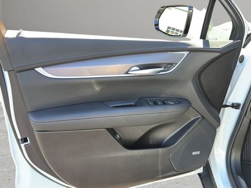 Certified 2026 Cadillac XT5 Luxury FWD image 11