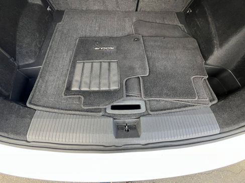 Used 2025 Nissan Rogue SV AWD/4WD image 33