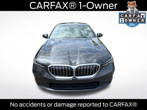 Used 2025 BMW i5 xDrive40 w/ Premium Package AWD/4WD image 2