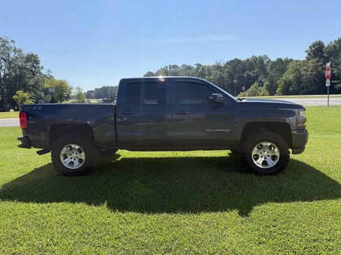 Used 2018 Chevrolet Silverado 1500 LT w/ All Star Edition AWD/4WD image 6