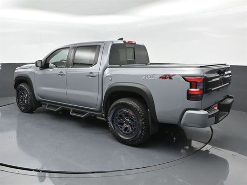 Used 2025 Nissan Frontier PRO-4X image 27
