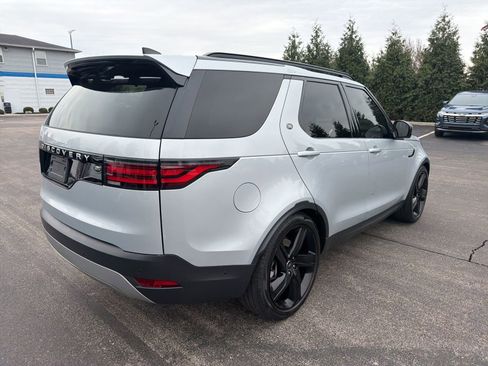 Used 2022 Land Rover Discovery S image 5
