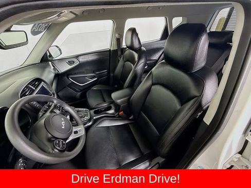 Used 2024 Kia Soul LX w/ Option Group 015 FWD image 5