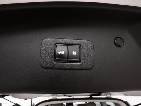 Used 2023 Nissan Armada SL w/ Captain's Chairs Package AWD/4WD image 55