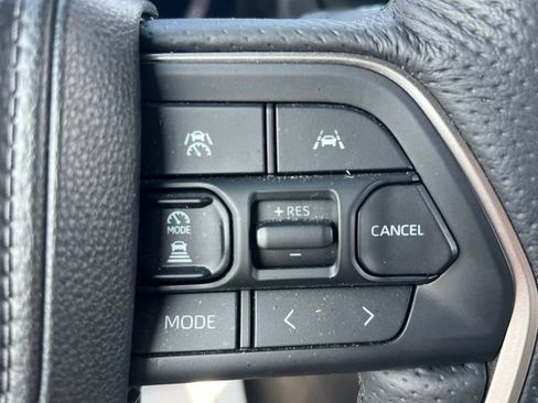 Used 2025 Toyota Tacoma Limited AWD/4WD image 25