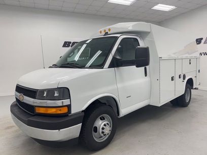 New 2026 Chevrolet Express 3500 w/ Power Convenience Package