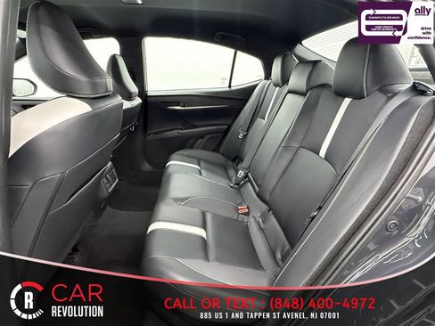 Used 2025 Toyota Camry SE FWD image 29