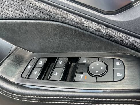 Used 2023 Nissan Rogue SV AWD/4WD image 11