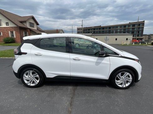 Used 2023 Chevrolet Bolt LT w/ Driver Confidence Package FWD image 4
