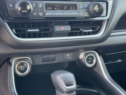 Certified 2025 Toyota Grand Highlander AWD image 27