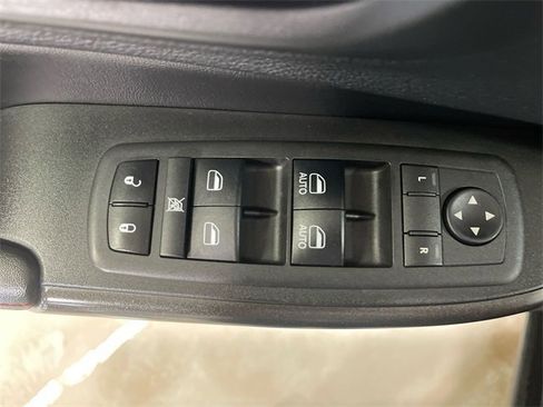 Certified 2019 Jeep Cherokee Trailhawk image 13