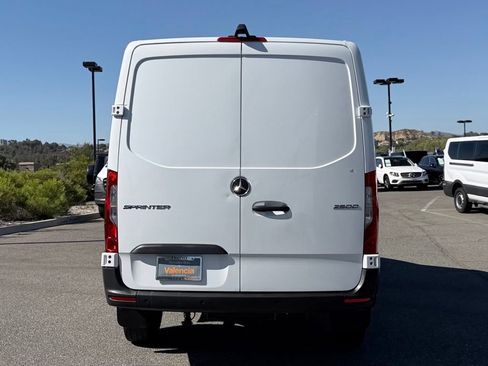 Used 2025 Mercedes-Benz Sprinter 2500 image 8