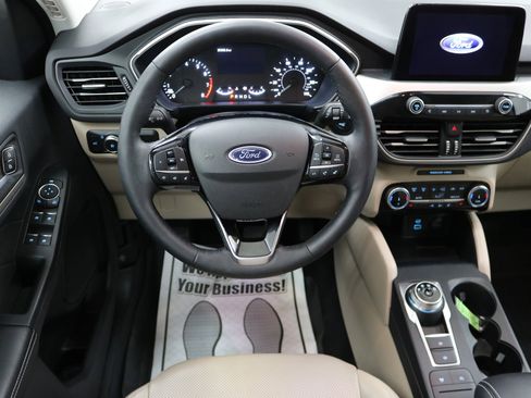 Used 2022 Ford Escape SEL image 4