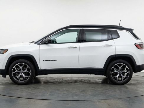 Used 2025 Jeep Compass Limited AWD/4WD image 5