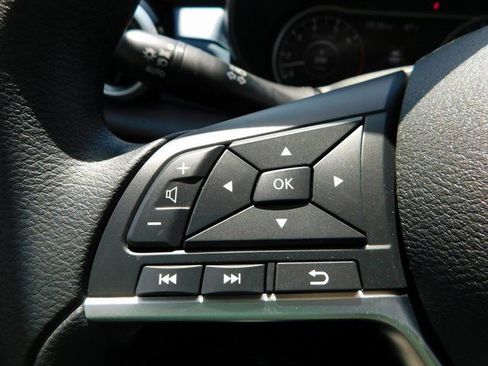 Used 2025 Nissan Versa SV w/ Trunk Package image 22