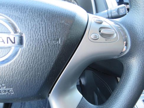 Used 2018 Nissan Murano S image 18