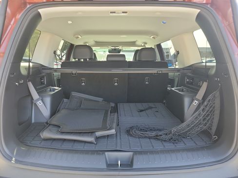 Used 2025 Hyundai Santa Fe XRT AWD/4WD image 7