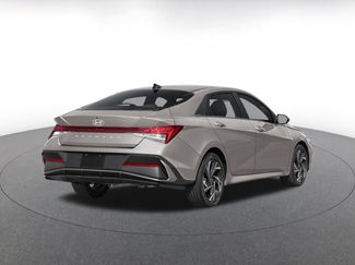 Used 2025 Hyundai Elantra SEL FWD video 2