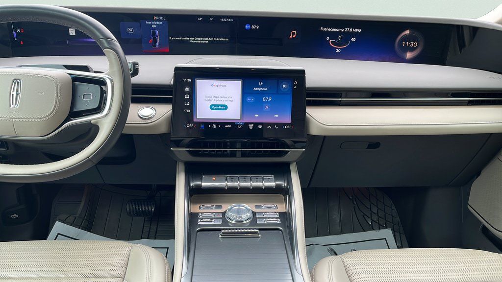 Used 2024 Lincoln Nautilus Reserve w/ Equipment Group 202A AWD/4WD image 10