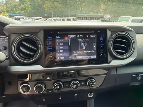 Used 2016 Toyota Tacoma TRD Sport w/ Towing Package AWD/4WD image 37
