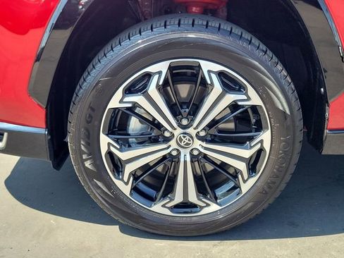 Used 2024 Toyota RAV4 XSE w/ Premium Package image 26